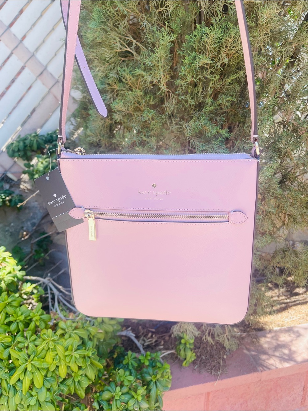 New kate spade pale pink saffiano crossbody with gold hardware